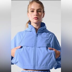 ALO Yoga Cropped Playmaker in Crystal Clear Blue